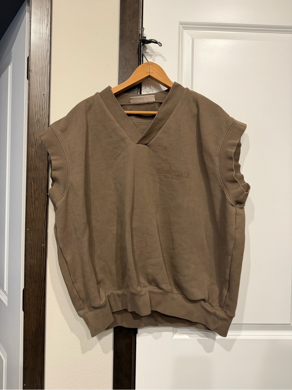 Fear of God ESSENTIALS brown v-neck pullover vest - Picture 2 of 6